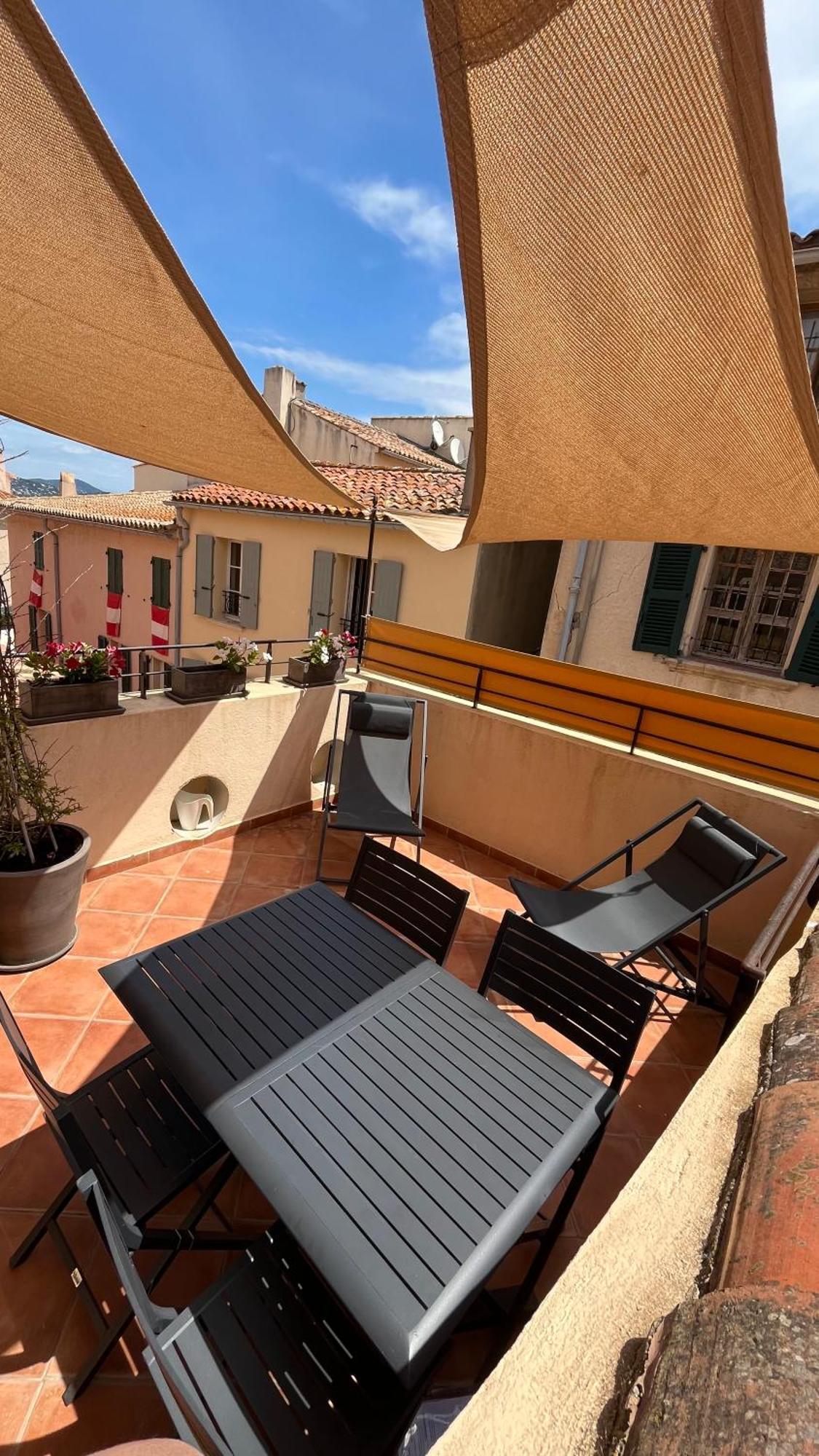 Saint-Tropez Centre - Grand Studio avec terrasse Extérieur photo